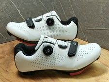 Scarpe con tacchetti Scurtain